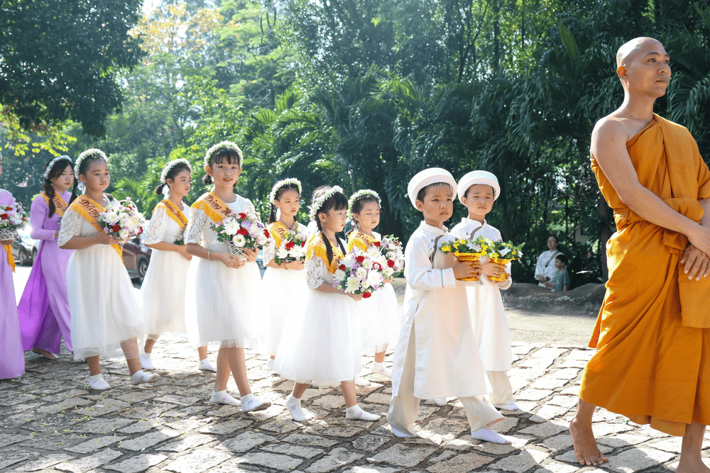 Visitors can choose different transportation options when traveling to Buu Long Pagoda (Source: Tổ Đ&igrave;nh Bửu Long Fanpage)